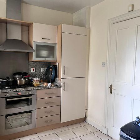 Private Room In Charming Detached House In Newington Edimburgo Exterior foto